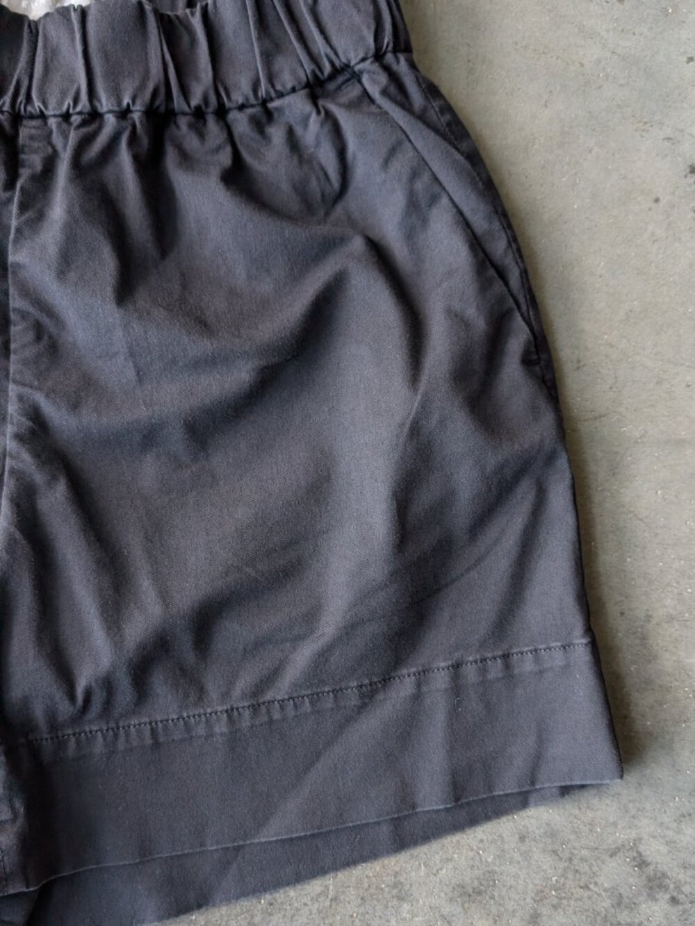Everlane The Easy Short Black High Rise Elastic Waist Organic Cotton size 2 - Picture 4 of 7